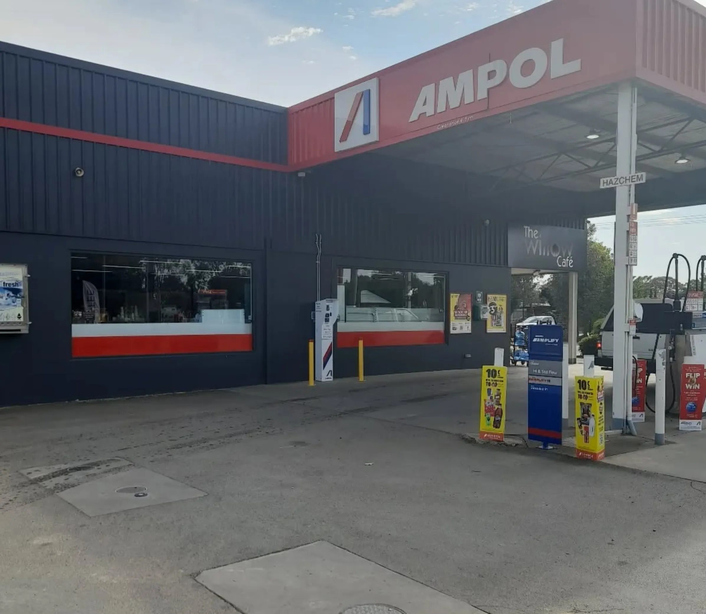 fuel stations open christmas melbourne